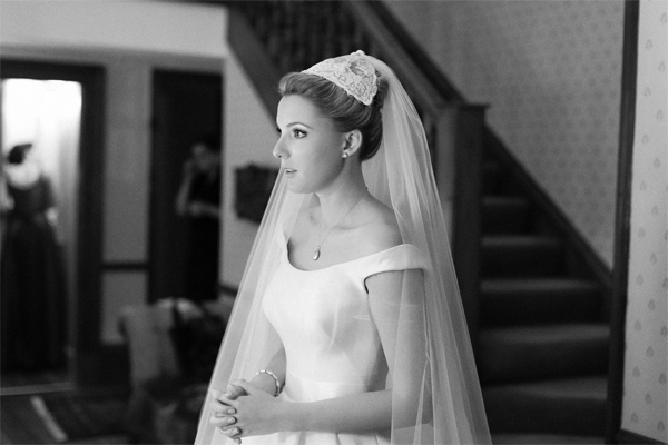 bride lookng in the mirror