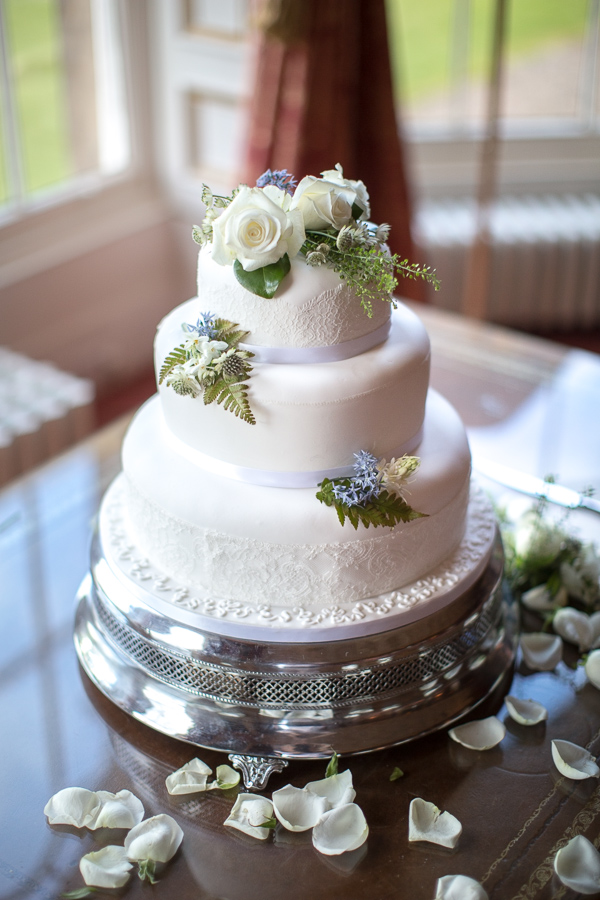 wedding cake at oxenford castle wedding venue near edinburgh
