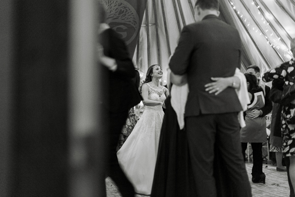 dancing during wedding at ardkinglas estate fotogenic