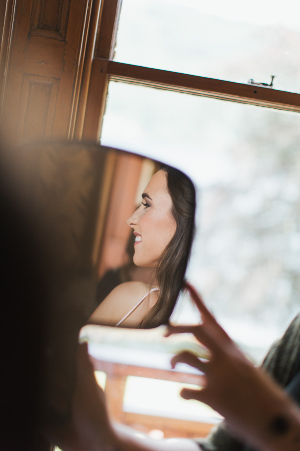 bridesmate smiling during preparations