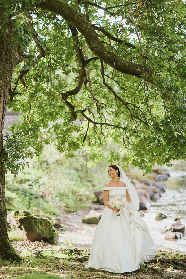 wedding photographer glasgow bride at loch lomond cameron house