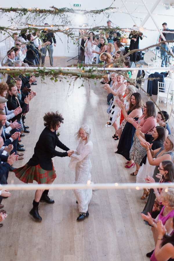 tradiotnal scottish kaley dancing fotogenic of scotland