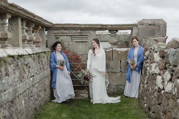 bride with bridesmates