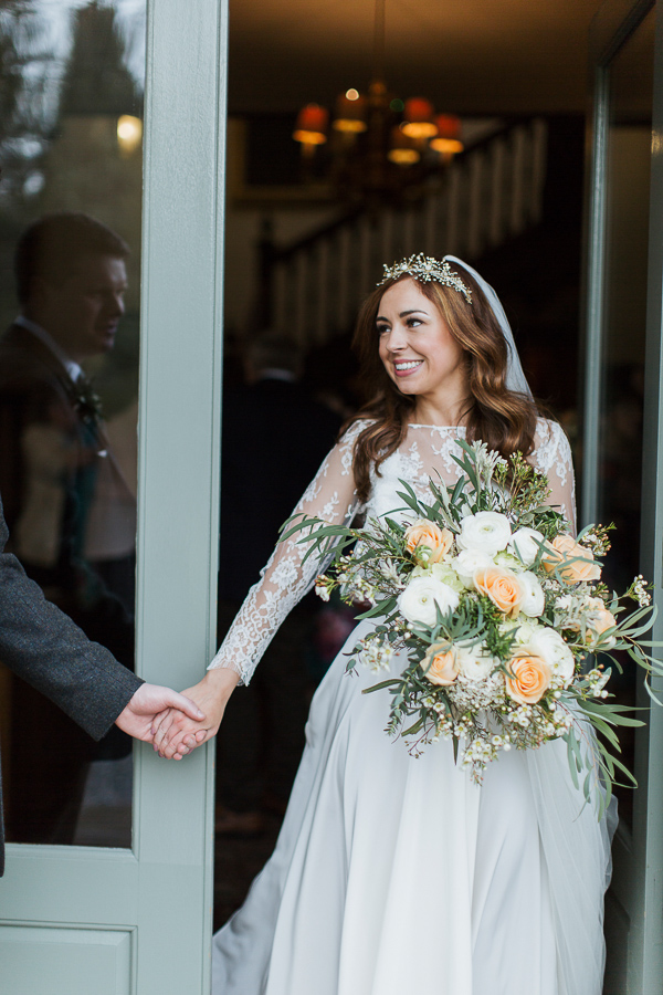 wedding photograger glasgow cromlix shots outside of the house