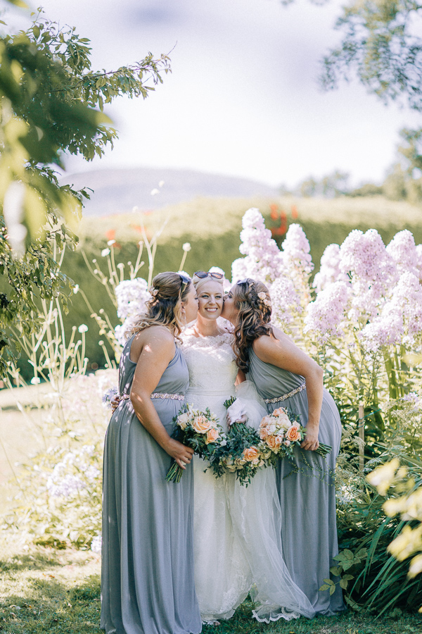 bride and her bridesmaids loch lomond 