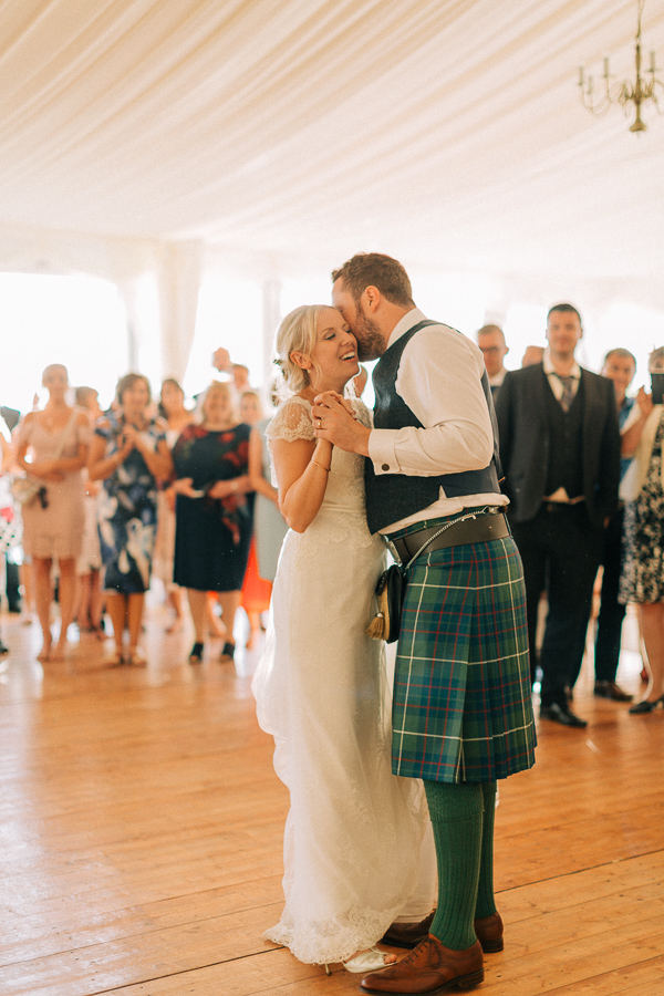wedding coupel first dance loch lomond