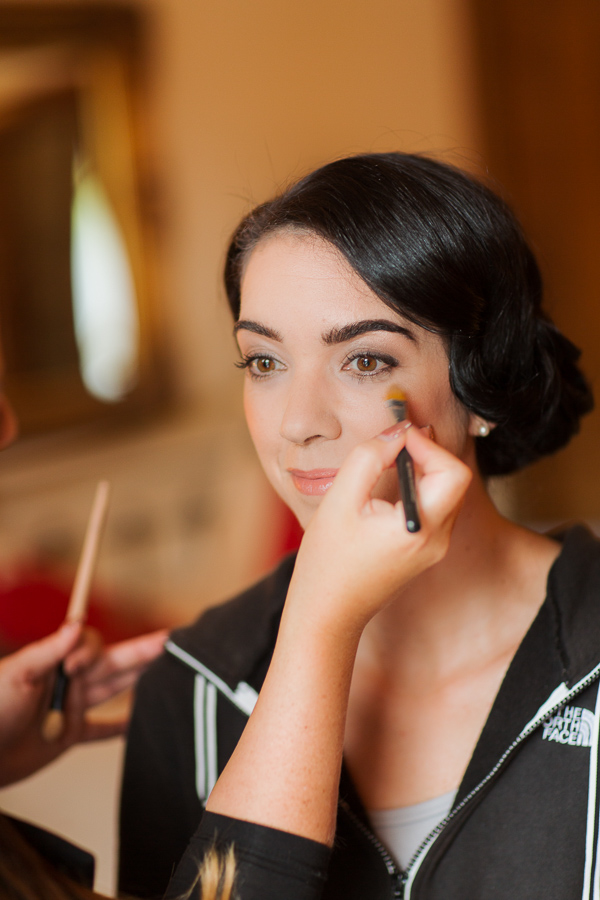 fotogenic of scotland bride during preparations portrait