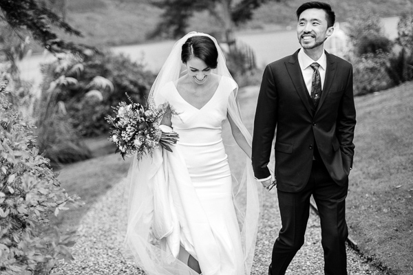 bride and groom laughing fotogenic of scotland
