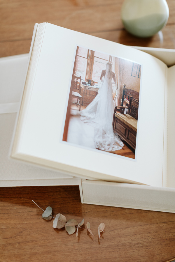 Wedding Photographer Glasgow Albums 10