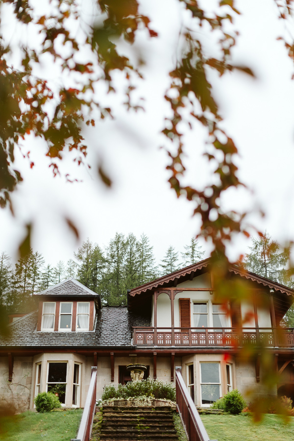 front side of the lodge on the wedding day 